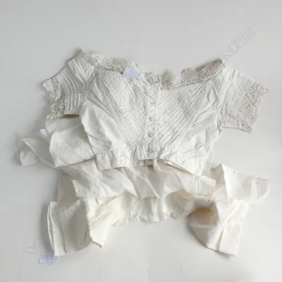 Small young womans Victorian bodice, plus a part bodice and chemise.